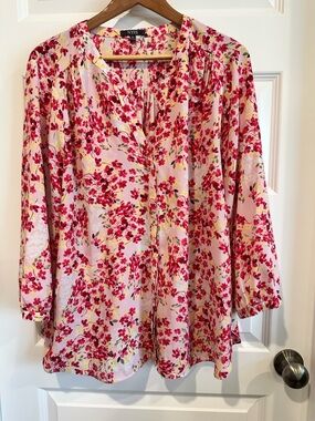 NYDJ Pintuck Blouse XL Floral Summer Wind - EUC